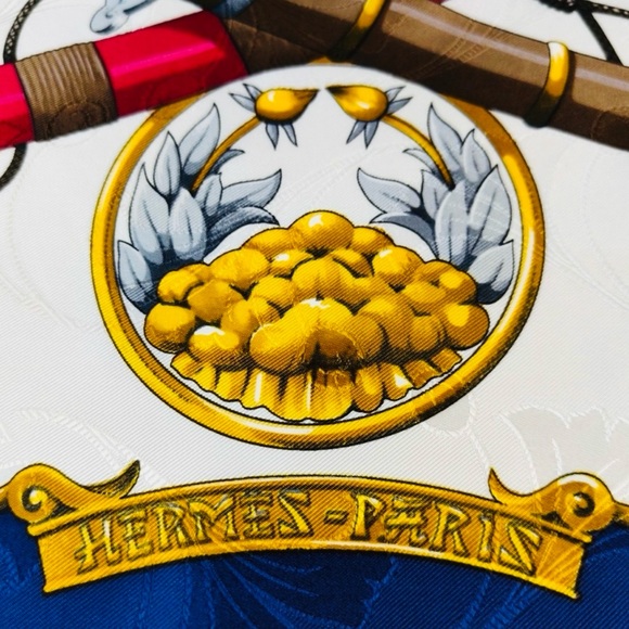 Hermès Daimyo Princes Du Soleil Levant Scarf - Picture 2 of 5